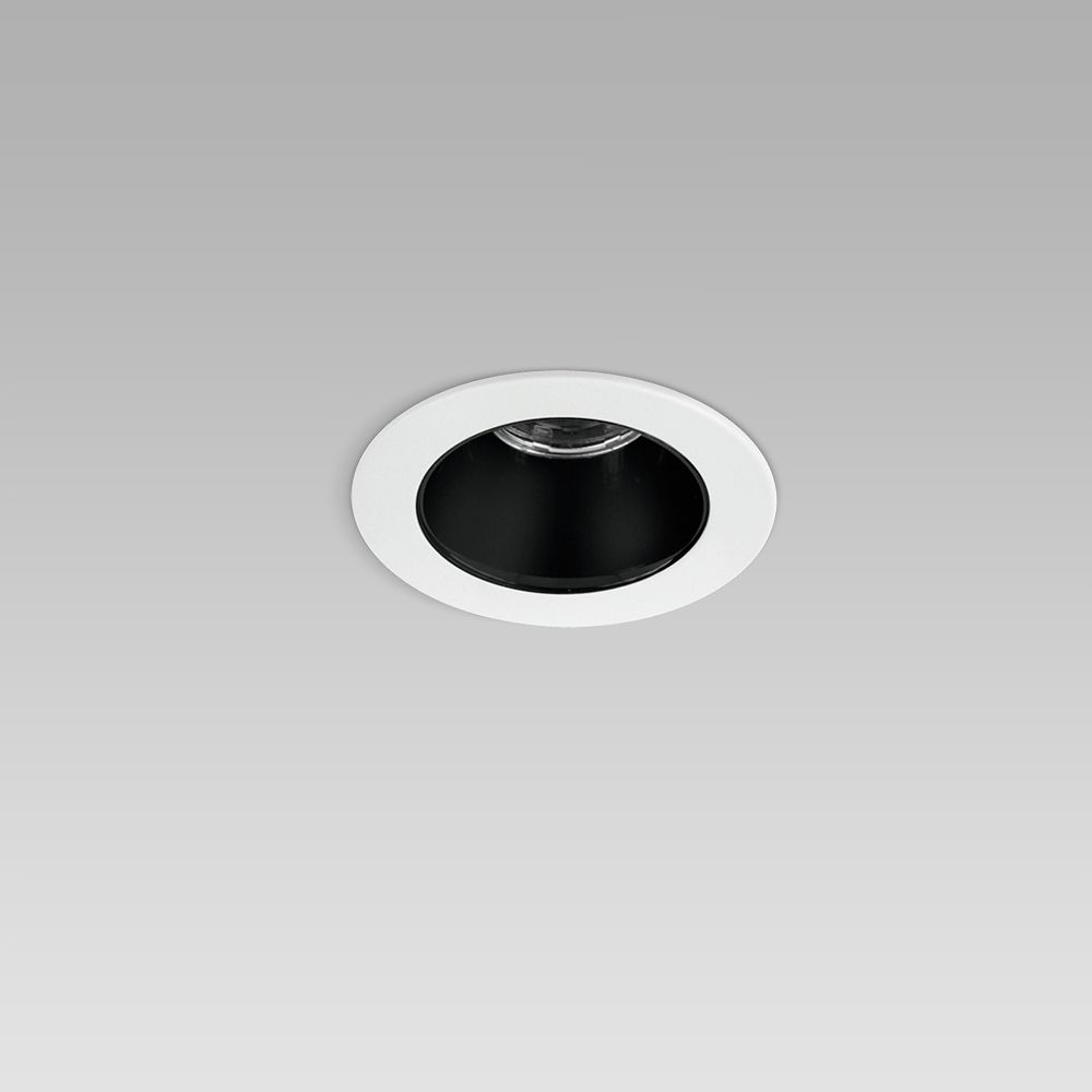 Apparecchi da incasso a soffitto  Apparecchio da incasso a soffitto per illuminazione di interni compatto ed elegante, dalla forma tonda, con cornice o trimless